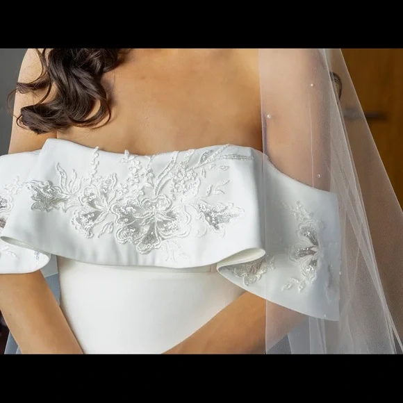 Ines Di Santo Couture Wedding Gown - Picture 5 of 6